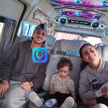 Luiz and Andrice – family airport pickup with TaxiTh